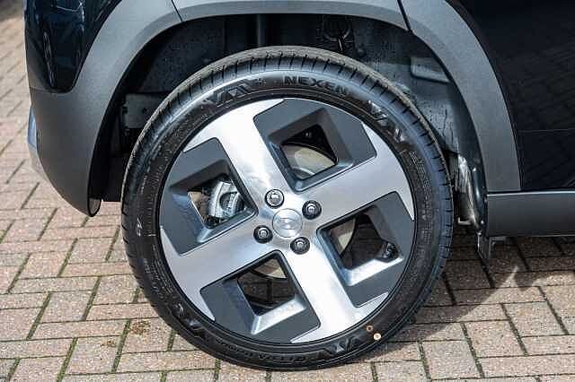 Hyundai INSTER 85kW 02 49kWh 5dr Auto Phantom Black