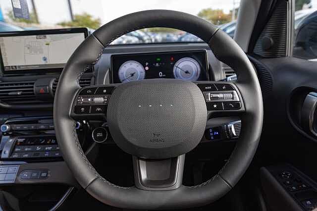 Hyundai INSTER 85kW 02 49kWh 5dr Auto Phantom Black