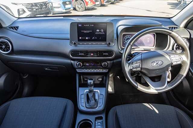 Hyundai KONA 1.6 GDi Hybrid SE Connect 5dr DCT Red