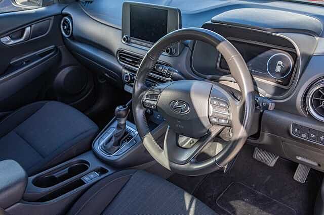 Hyundai KONA 1.6 GDi Hybrid SE Connect 5dr DCT Red