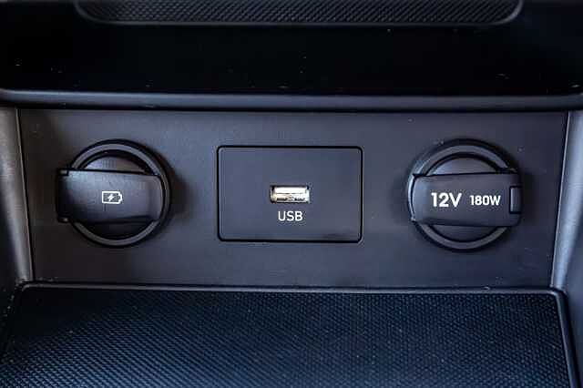 Hyundai KONA 1.6 GDi Hybrid SE Connect 5dr DCT Red