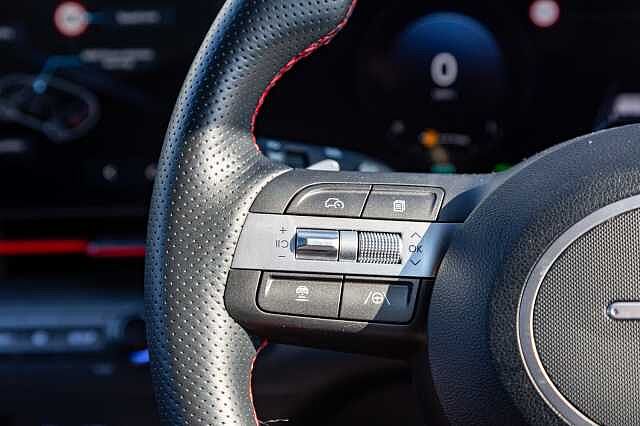 Hyundai KONA 1.6 Hybrid 129 N Line 5dr DCT Abyss Black