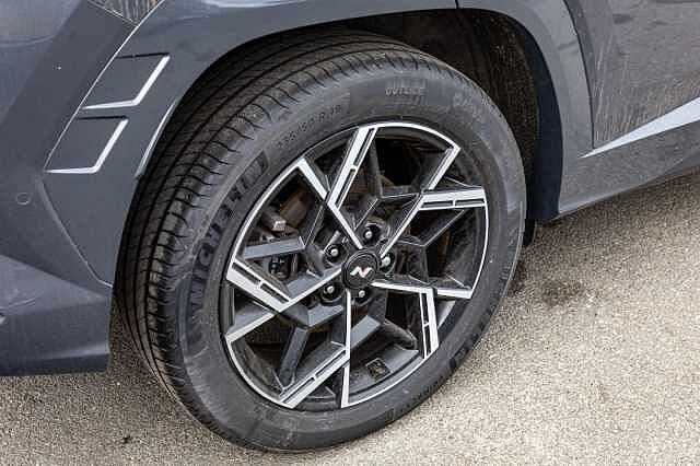 Hyundai TUCSON 1.6T Hybrid N Line S 5dr Auto Shimmering Silver