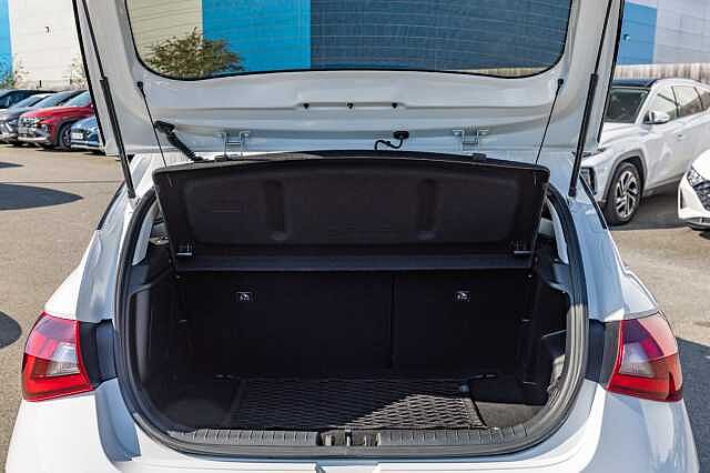 Hyundai I20 1.0T GDi 48V MHD Premium 5dr Atlas White