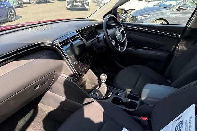 Hyundai TUCSON Hybrid 1.6 T-GDi(150ps)SE Connect 48 Volt Ultimate Red