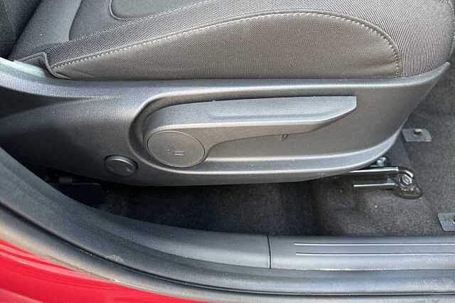 Hyundai TUCSON Hybrid 1.6 T-GDi(150ps)SE Connect 48 Volt Ultimate Red