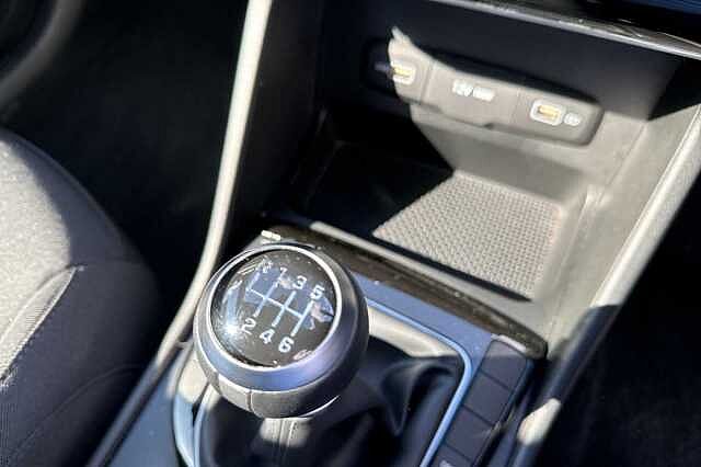 Hyundai TUCSON Hybrid 1.6 T-GDi(150ps)SE Connect 48 Volt Ultimate Red