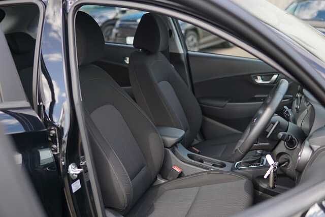 Hyundai KONA 1.6 GDi Hybrid SE Connect 5dr DCT Abyss Black