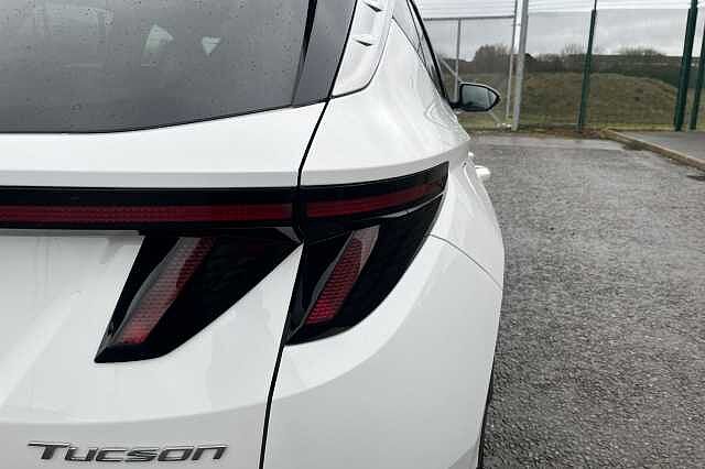 Hyundai TUCSON 1.6 H T Gdi 13.8kwh Ultimate Suv 5dr Petrol Plug In Hybrid Auto 4wd Euro 6 (s/s) Serentity White