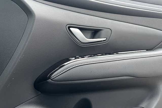 Hyundai TUCSON 1.6 H T Gdi 13.8kwh Ultimate Suv 5dr Petrol Plug In Hybrid Auto 4wd Euro 6 (s/s) Serentity White