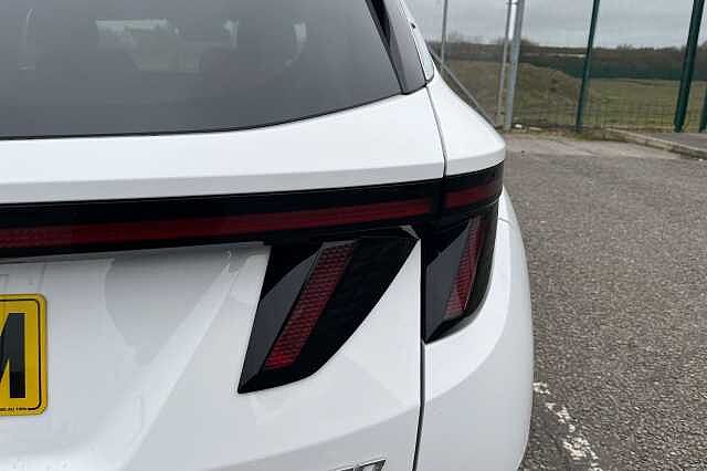 Hyundai Tucson 1.6 H T Gdi Premium Suv 5dr Petrol Hybrid Auto Euro 6 (s/s) (230 Ps)