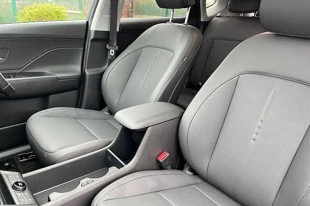 Hyundai KONA 1.6 H Gdi Ultimate Suv 5dr Petrol Hybrid Dct Euro 6 (s/s) (138 Ps) Abyss Black