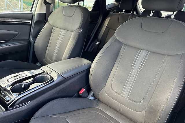 Hyundai TUCSON 1.6 H T Gdi Premium Suv 5dr Petrol Hybrid Auto Euro 6 (s/s) (230 Ps) Polar White