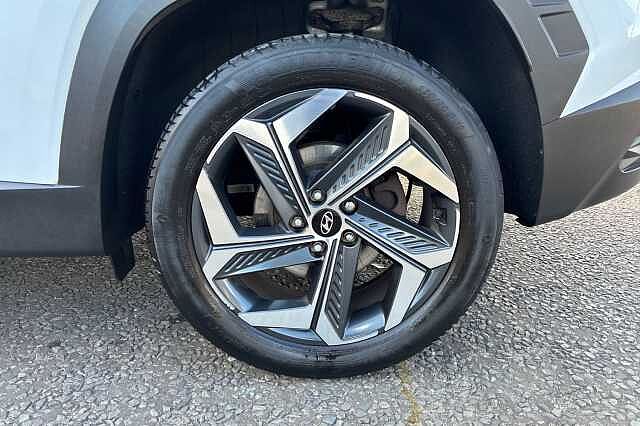 Hyundai TUCSON 1.6 H T Gdi Premium Suv 5dr Petrol Hybrid Auto Euro 6 (s/s) (230 Ps) Polar White