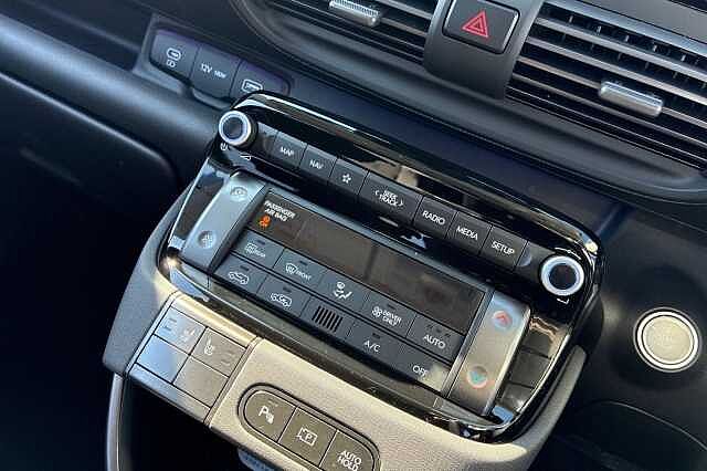 Hyundai INSTER Long Range 49kwh 02 Suv 5dr Electric Auto (115 Ps) Atlas White