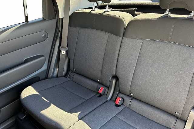 Hyundai INSTER Long Range 49kwh 02 Suv 5dr Electric Auto (115 Ps) Atlas White