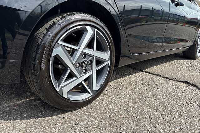 Hyundai I20 1.0 T Gdi Premium Hatchback 5dr Petrol Dct Euro 6 (s/s) (100 Ps) Phantom Black