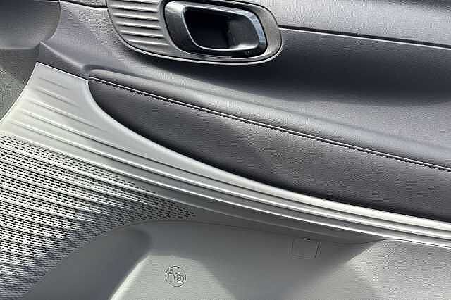 Hyundai BAYON 1.0 T Gdi Mhev Ultimate Suv 5dr Petrol Hybrid Manual Euro 6 (s/s) (100 Ps) Intense Blue/Black