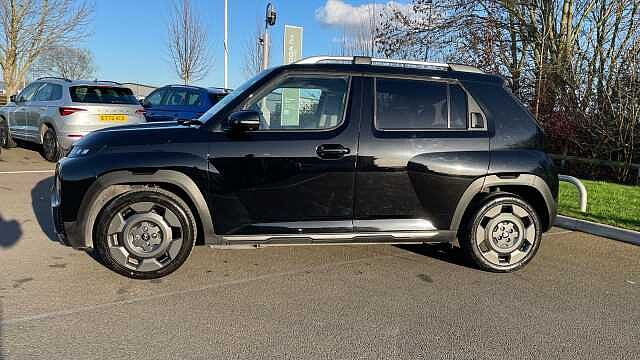 Hyundai INSTER Long Range 49kWh Cross SUV 5dr Electric Auto (115 ps) Abyss Black