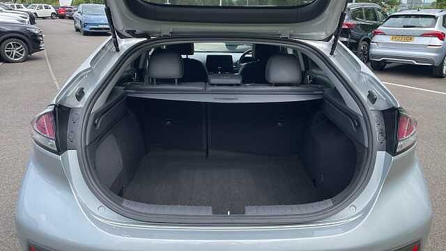 Hyundai IONIQ 1.6 h-GDi Premium SE Hatchback 5dr Petrol Hybrid DCT Euro 6 (s/s) (141 ps) Silver