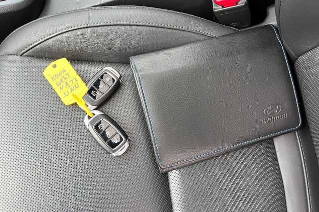 Hyundai KONA 1.6 H Gdi Ultimate Suv 5dr Petrol Hybrid Dct Euro 6 (s/s) (141 Ps) Galactic Grey