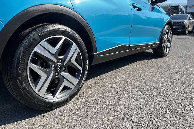 Hyundai BAYON 1.0 T Gdi Mhev Ultimate Suv 5dr Petrol Hybrid Manual Euro 6 (s/s) (100 Ps) Aqua Turquoise/Black Roof