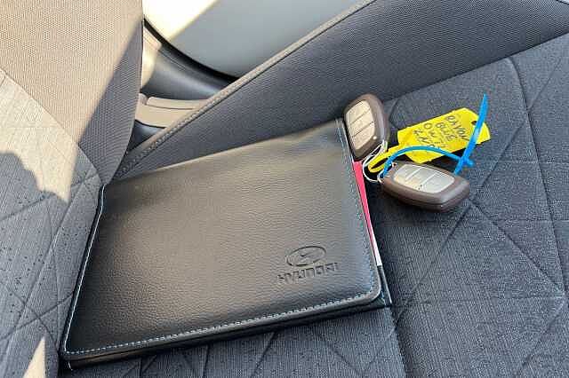 Hyundai BAYON 1.0 T Gdi Mhev Ultimate Suv 5dr Petrol Hybrid Manual Euro 6 (s/s) (100 Ps) Aqua Turquoise/Black Roof