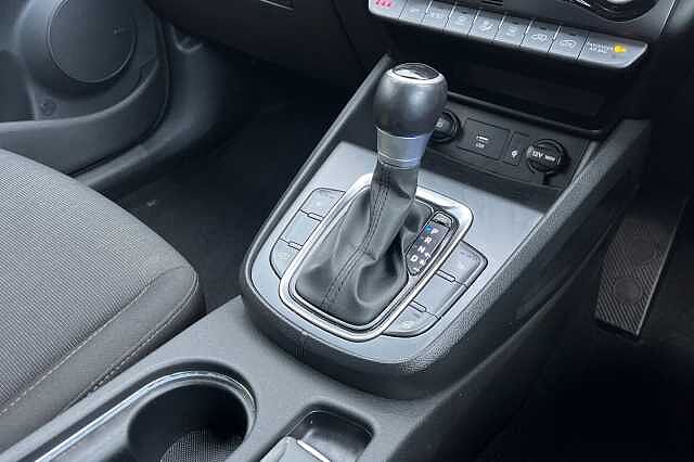 Hyundai KONA 1.6 H Gdi Premium Suv 5dr Petrol Hybrid Dct Euro 6 (s/s) (141 Ps) Phantom Black