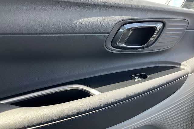Hyundai BAYON 1.0 T Gdi Mhev Ultimate Suv 5dr Petrol Hybrid Dct Euro 6 (s/s) (100 Ps) Green