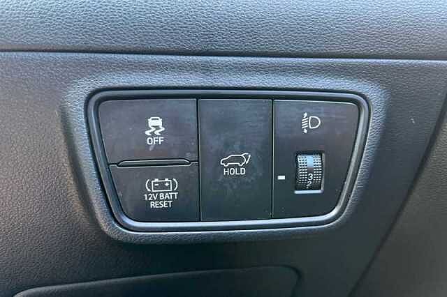 Hyundai TUCSON 1.6 TGDI HYBRID 230 ULTIMATE 5DR 2WD AUTO SHIMMERING SILVER