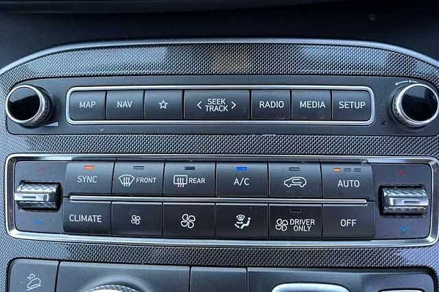 Hyundai SANTA FE 1.6 TGDI HYBRID PREMIUM 5DR AUTO ABYSS BLACK