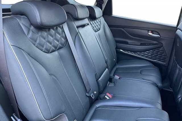Hyundai SANTA FE 1.6 TGDI HYBRID PREMIUM 5DR AUTO ABYSS BLACK