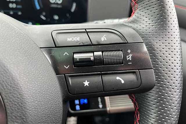 Hyundai TUCSON 1.6T PLUG-IN HYBRID N LINE S 5DR AUTO ATLAS WHITE