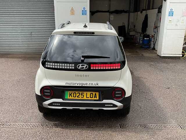 Hyundai INSTER 85kW 02 49kWh 5dr Auto Natural Ivory