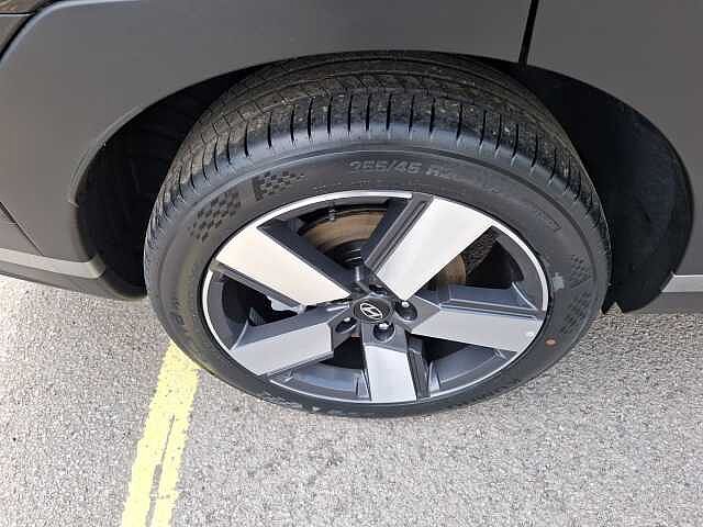 Hyundai SANTA FE 1.6 TGDi Plug-in Hybrid Premium 5dr 4WD Auto Abyss Black