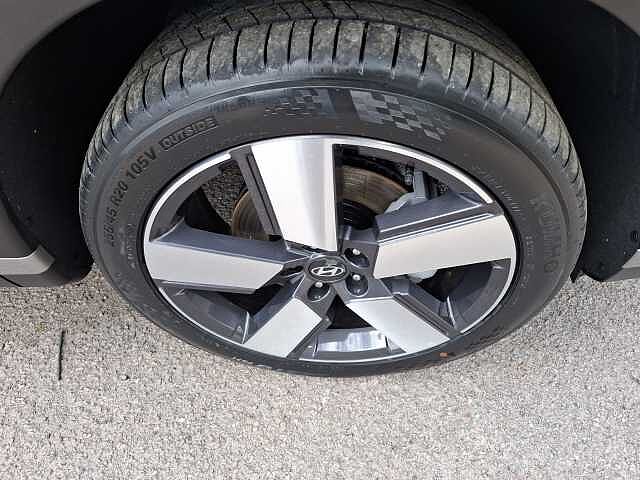 Hyundai SANTA FE 1.6 TGDi Plug-in Hybrid Premium 5dr 4WD Auto Abyss Black