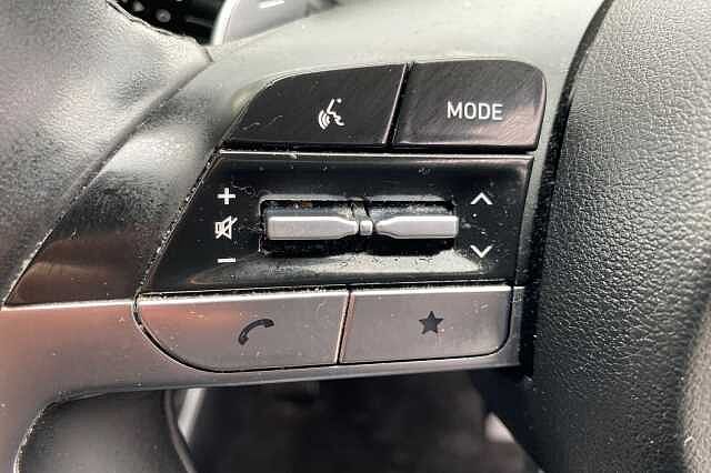 Hyundai TUCSON 1.6 TGDi Hybrid 230 Premium 5dr 2WD Auto Serenity White