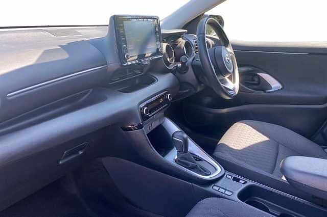 Toyota Yaris 1.5 Hybrid Design 5dr CVT