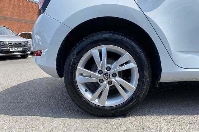 SKODA Fabia 1.0 TSI SE 5dr