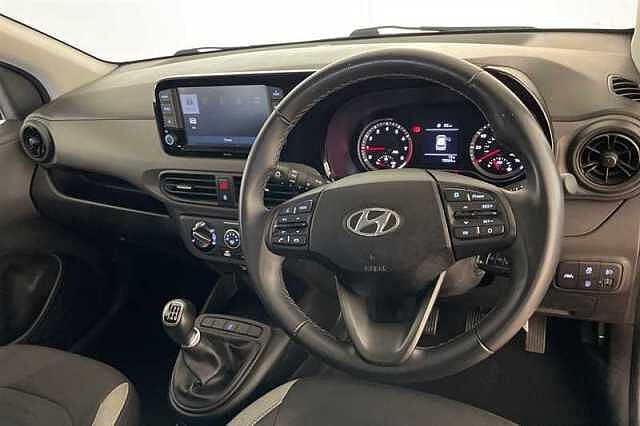 Hyundai I10 1.0 SE Connect Hatchback 5dr Petrol Manual Euro 6 (s/s) (67 ps) Red