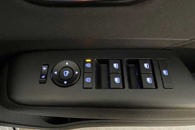 Hyundai KONA 65.4kWh Advance SUV 5dr Electric Auto (218 ps) White