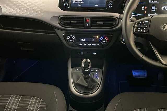 Hyundai i10 1.2 Premium Hatchback 5dr Petrol Auto Euro 6 (s/s) (79 ps)