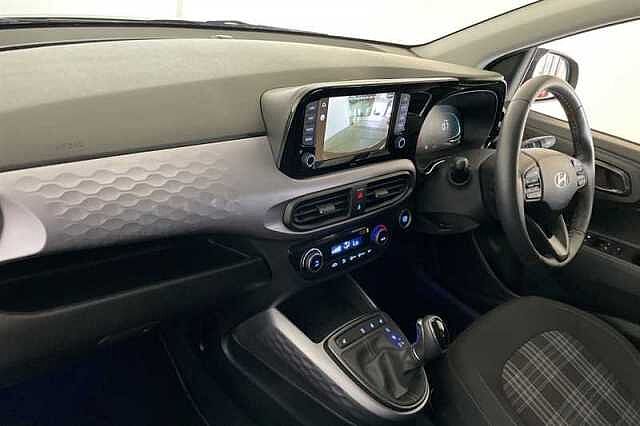 Hyundai i10 1.0 Premium Hatchback 5dr Petrol Auto Euro 6 (s/s) (63 ps)