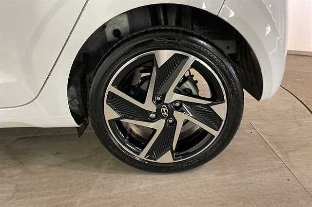 Hyundai i10 1.2 Premium Hatchback 5dr Petrol Auto Euro 6 (s/s) (79 ps)