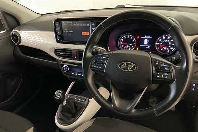 Hyundai I10 1.0 Premium Hatchback 5dr Petrol Manual Euro 6 (s/s) (67 ps) Black