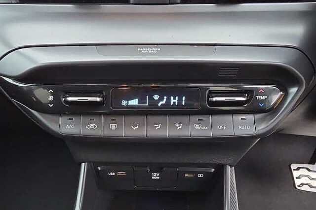 Hyundai BAYON 1.0 T-GDi MHEV Premium SUV 5dr Petrol Hybrid DCT Euro 6 (s/s) (100 ps) White