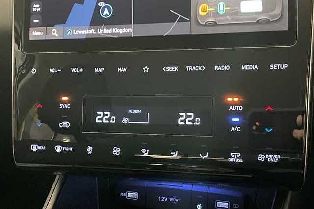 Hyundai TUCSON 1.6 h T-GDi Premium SUV 5dr Petrol Hybrid Auto Euro 6 (s/s) (230 ps) White