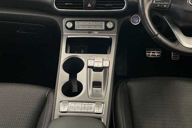 Hyundai KONA 64kWh Premium SE SUV 5dr Electric Auto (7kW Charger) (204 ps) Red