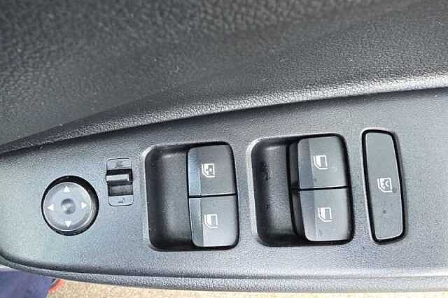Hyundai I10 1.0 Premium Hatchback 5dr Petrol Manual Euro 6 (s/s) (67 ps) White