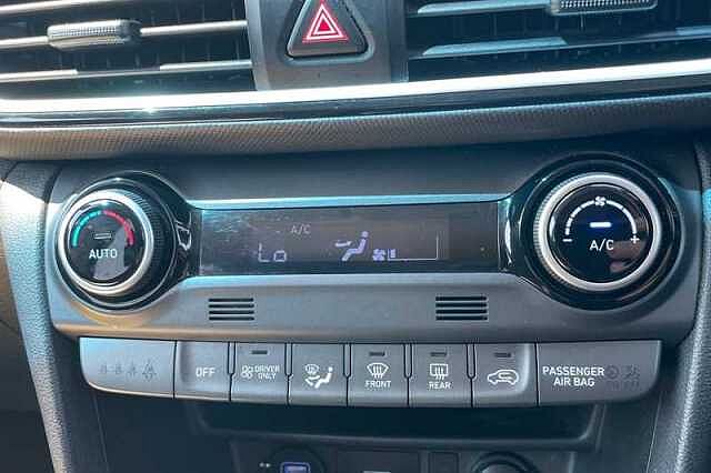Hyundai KONA 1.6 h-GDi Premium SUV 5dr Petrol Hybrid DCT Euro 6 (s/s) (141 ps) Galactic Grey